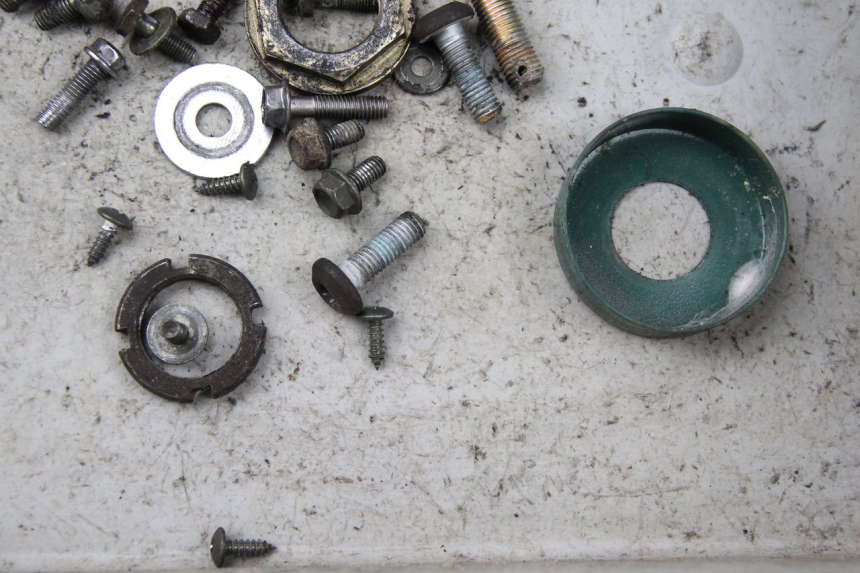 photo de BOLSA DE TORNILLERÍA TORNILLO RIDE RACE 2T 50 (2012 - 2017) - Zoom estado de uso