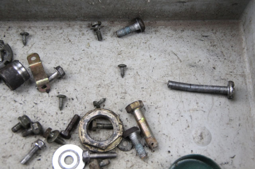 photo de BOLSA DE TORNILLERÍA TORNILLO RIDE RACE 2T 50 (2012 - 2017) - Otra perspectiva