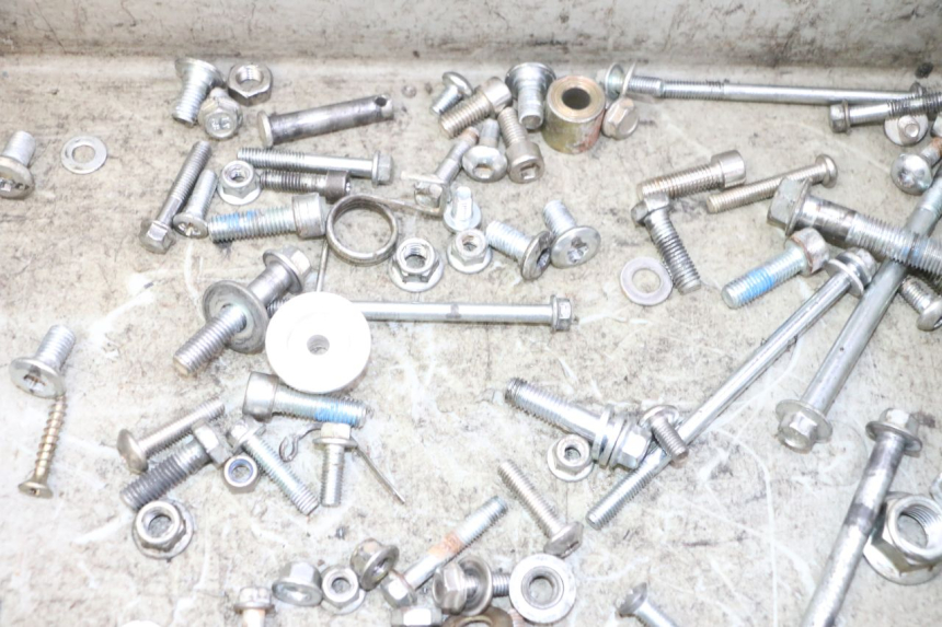 photo de BOLSA DE TORNILLERÍA TORNILLO APOLLO RFZ 125 - Detalle de la pieza