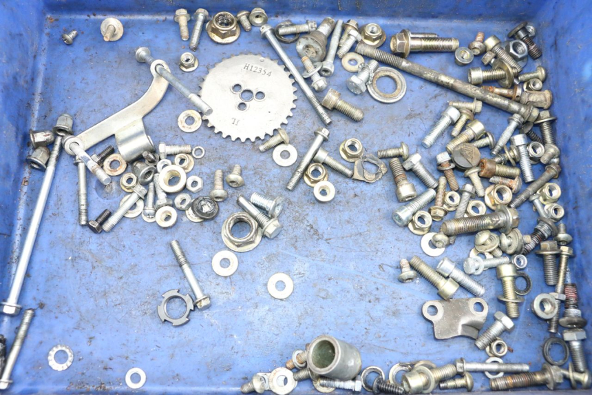 photo de TORNILLOS APOLLO RFZ 140 - Detalle de la pieza