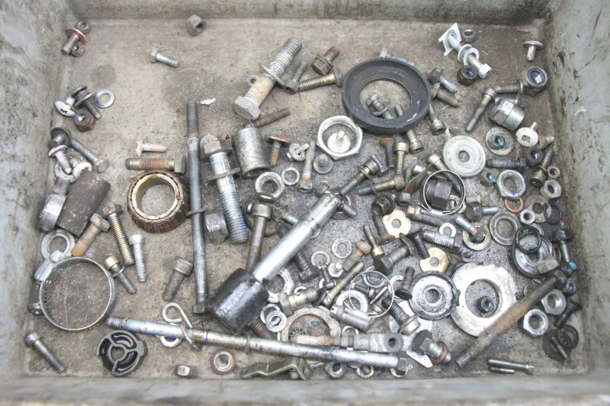 photo de BOLSA DE TORNILLERÍA TORNILLO GILERA RK 50 (1996 - 1999) - Vista principal