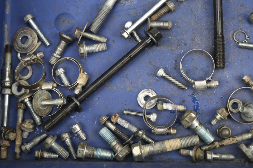 photo de BOLSA DE TORNILLERÍA TORNILLO SUZUKI RM-Z RMZ 250 (2010 - 2016) - Otra perspectiva