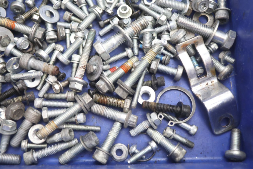photo de TORNILLOS HARLEY DAVIDSON ROAD GLIDE FLTRXSE 1920 (2018 - 2022) - Primer plano técnico