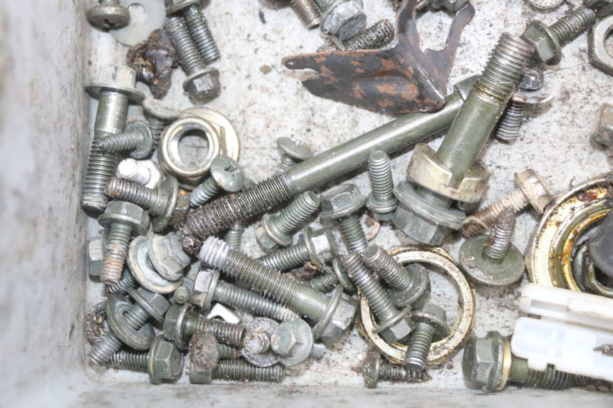 photo de BOLSA DE TORNILLERÍA TORNILLO TNT MOTOR ROMA 10' 2T 50 (2011 - 2018) - Otra perspectiva