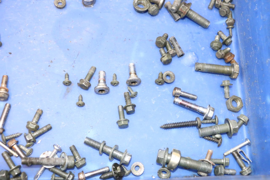photo de BOLSA DE TORNILLERÍA TORNILLO TNT MOTOR ROMA 10' 2T 50 (2011 - 2018) - Primer plano técnico