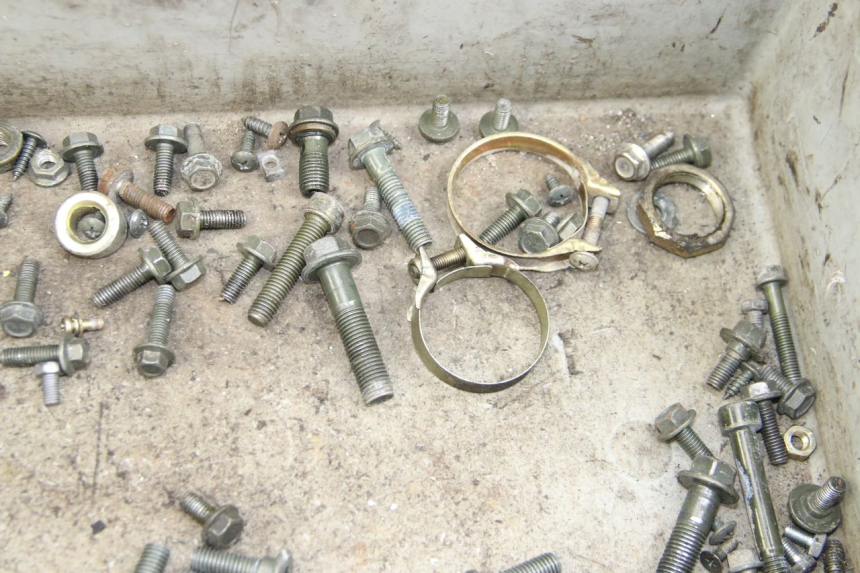 photo de BOLSA DE TORNILLERÍA TORNILLO TNT MOTOR ROMA 10' 4T 50 (2007 - 2018) - Zoom estado de uso