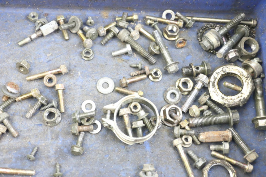 photo de BOLSA DE TORNILLERÍA TORNILLO TNT MOTOR ROMA 10' 4T 50 (2007 - 2018) - Zoom estado de uso