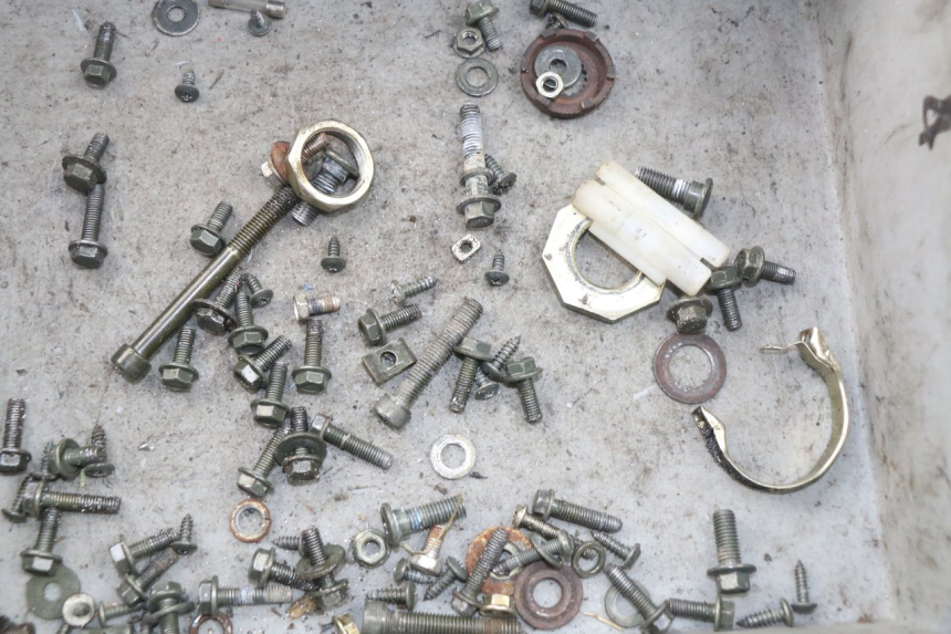 photo de TORNILLOS TNT MOTOR ROMA 12' 2T 50 (2007 - 2018) - Detalle de la pieza