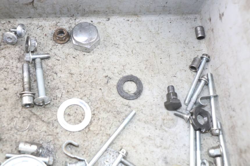 photo de TORNILLOS MINI MX ROOKIE 125 - Otra perspectiva