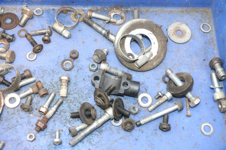 photo de TORNILLOS MZ RT 125 (2000 - 2008) - Primer plano técnico