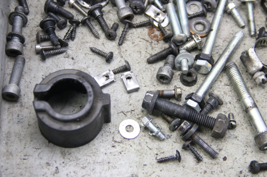 photo de BOLSA DE TORNILLERÍA TORNILLO GILERA RUNNER SP 50 (2009 - 2017) - Zoom estado de uso