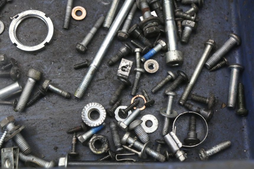 photo de BOLSA DE TORNILLERÍA TORNILLO GILERA RUNNER SP 50 (2009 - 2017) - Zoom estado de uso