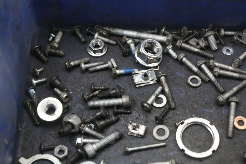 photo de BOLSA DE TORNILLERÍA TORNILLO GILERA RUNNER SP 50 (2009 - 2017) - Primer plano técnico