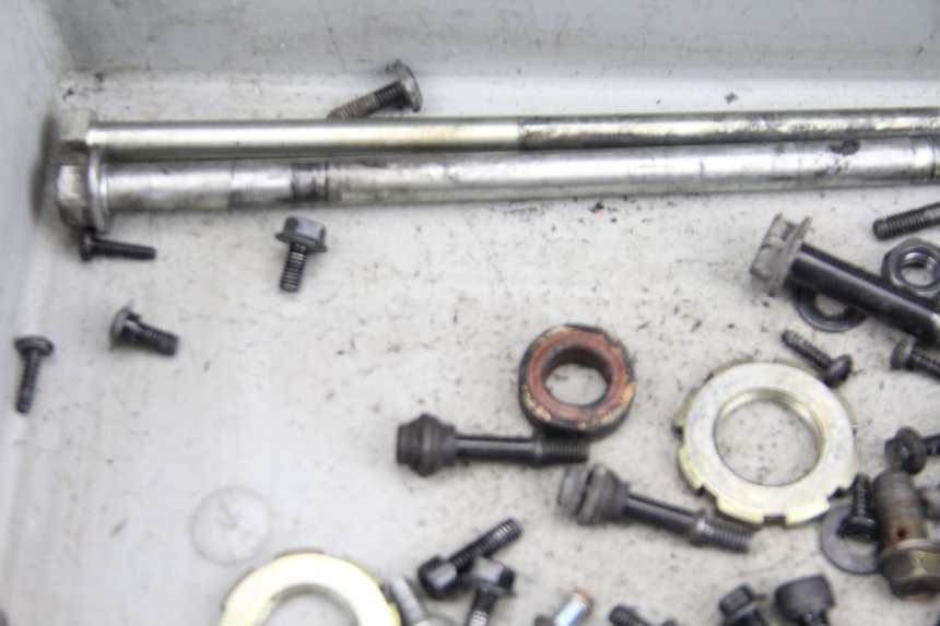 photo de TORNILLOS DAELIM S2 125 (2006 - 2007) - Primer plano técnico