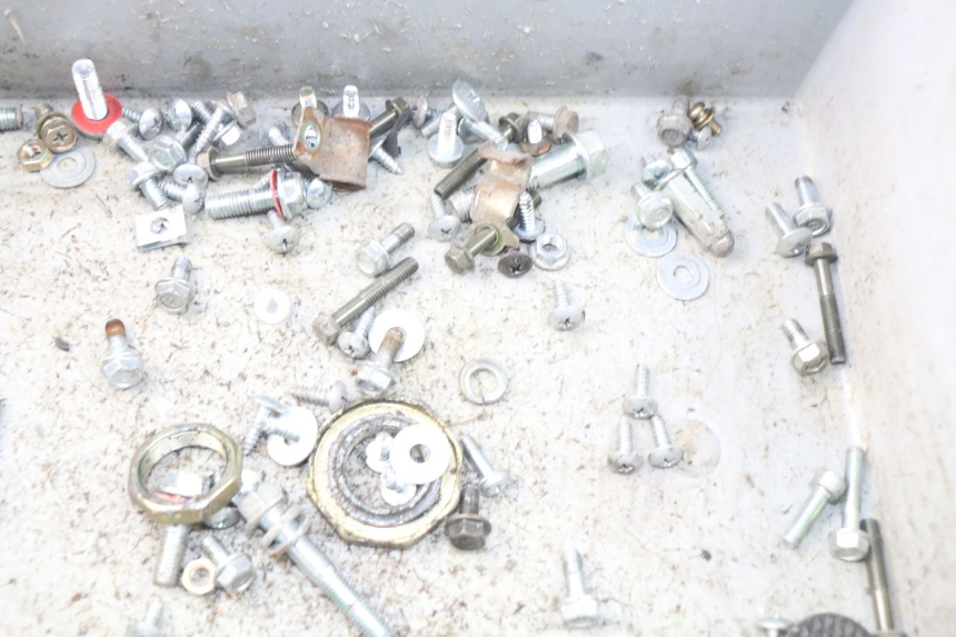 photo de BOLSA DE TORNILLERÍA TORNILLO JM MOTORS SANTANA 50 (2014 - 2023) - Otra perspectiva