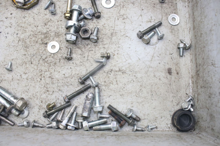 photo de BOLSA DE TORNILLERÍA TORNILLO JM MOTORS SANTANA 50 (2014 - 2023) - Zoom estado de uso