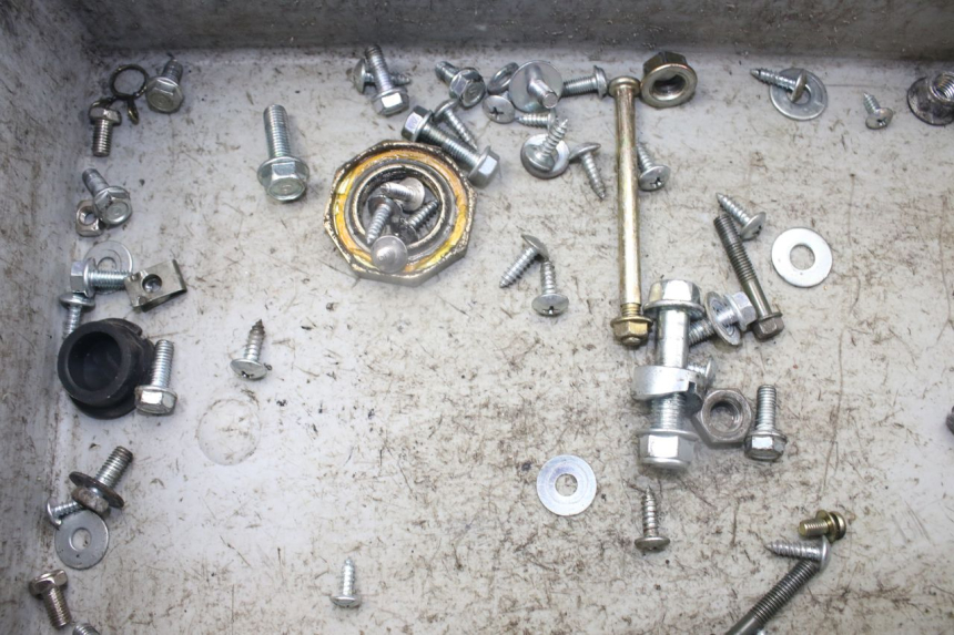 photo de BOLSA DE TORNILLERÍA TORNILLO JM MOTORS SANTANA 50 (2014 - 2023) - Primer plano técnico