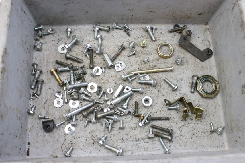 photo de BOLSA DE TORNILLERÍA TORNILLO JM MOTORS SANTANA 50 (2014 - 2023) - Vista principal