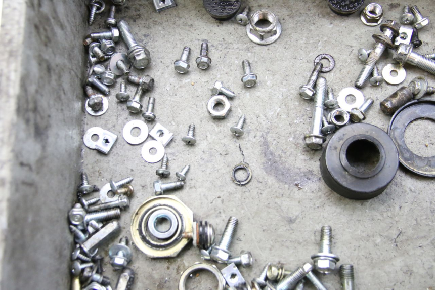 photo de BOLSA DE TORNILLERÍA TORNILLO JM MOTORS SANTANA 50 (2014 - 2023) - Zoom estado de uso