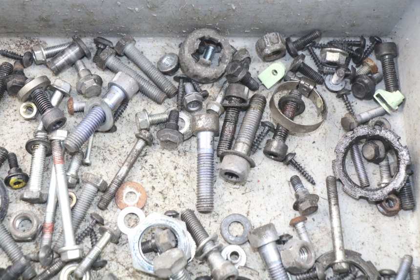 photo de TORNILLOS PEUGEOT SATELIS 300 (2012 - 2015) - Otra perspectiva