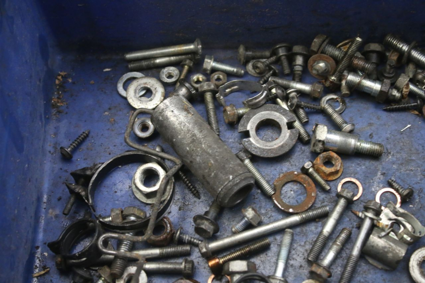 photo de BOLSA DE TORNILLERÍA TORNILLO PEUGEOT SATELIS 125 (2010 - 2012) - Primer plano técnico