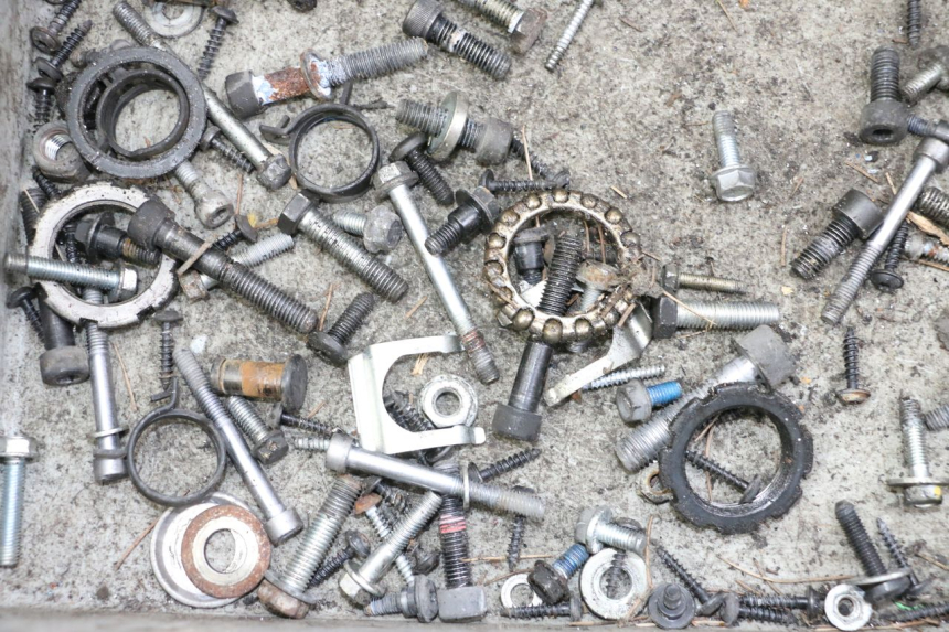 photo de TORNILLOS PEUGEOT SATELIS 125 (2013 - 2018) - Zoom estado de uso