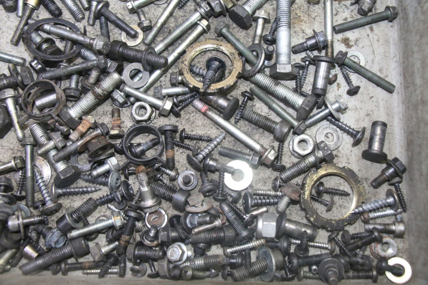 photo de TORNILLOS PEUGEOT SATELIS 125 (2013 - 2018) - Primer plano técnico