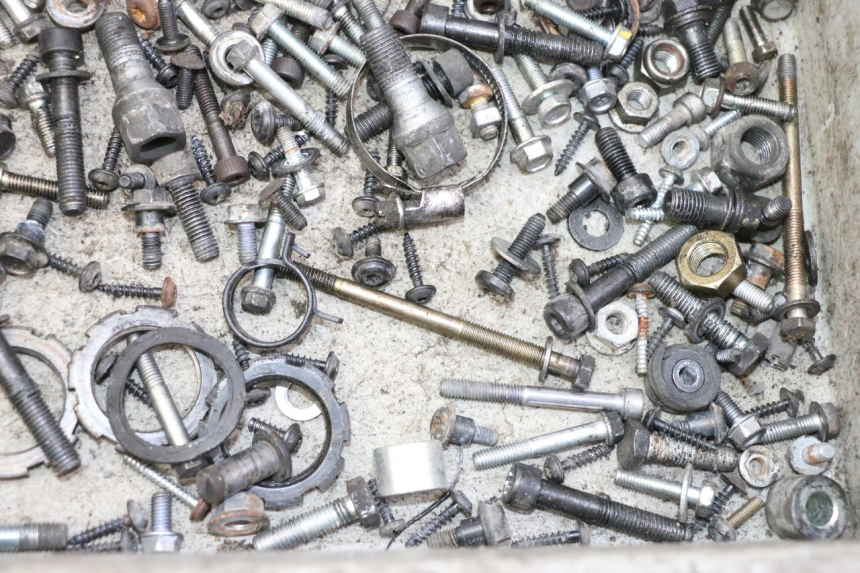 photo de TORNILLOS PEUGEOT SATELIS 125 (2013 - 2018) - Primer plano técnico