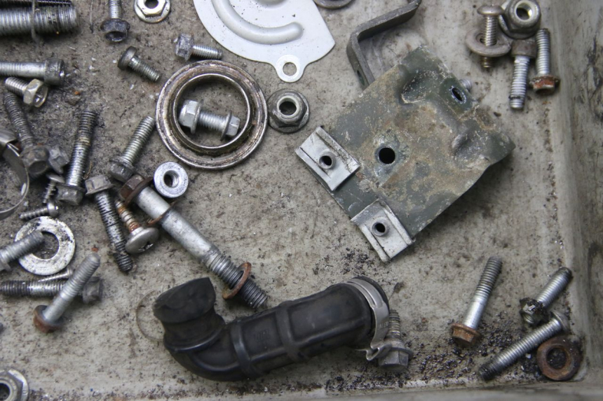 photo de BOLSA DE TORNILLERÍA TORNILLO APRILIA SCARABEO 4T 50 (2009 - 2017) - Zoom estado de uso