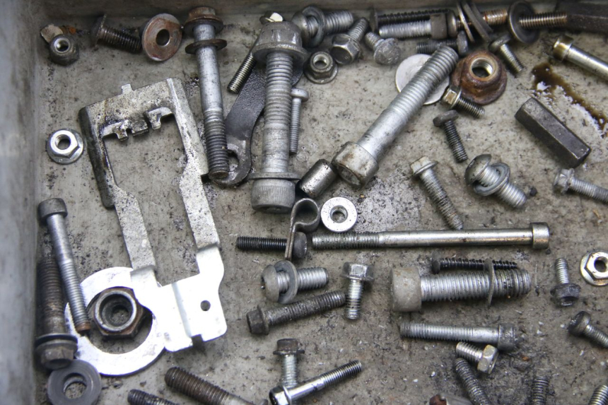 photo de BOLSA DE TORNILLERÍA TORNILLO APRILIA SCARABEO 4T 50 (2009 - 2017) - Primer plano técnico