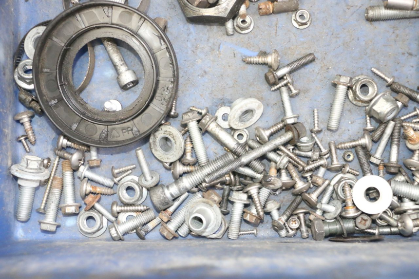 photo de TORNILLOS APRILIA SCARABEO GT TOURING 125 (1999 - 2005) - Zoom estado de uso