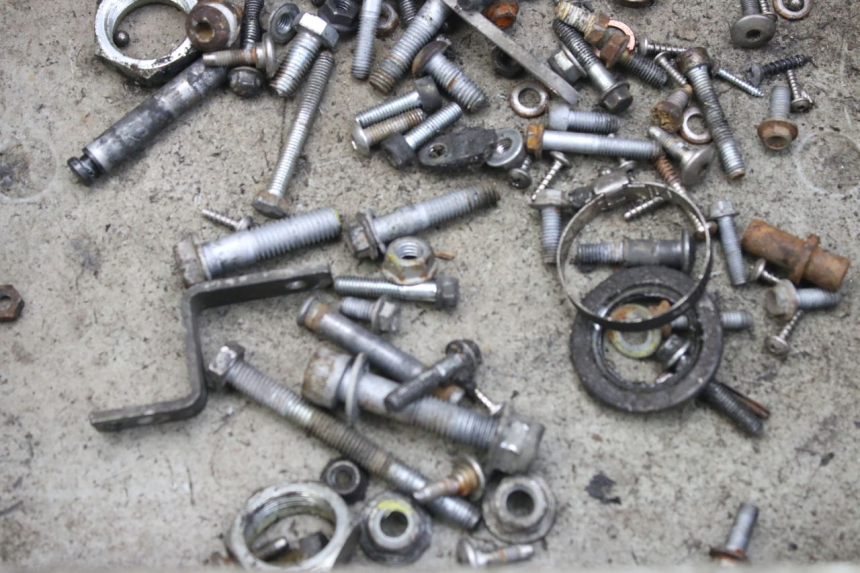 photo de BOLSA DE TORNILLERÍA TORNILLO APRILIA SCARABEO 100 (2003 - 2012) - Detalle de la pieza