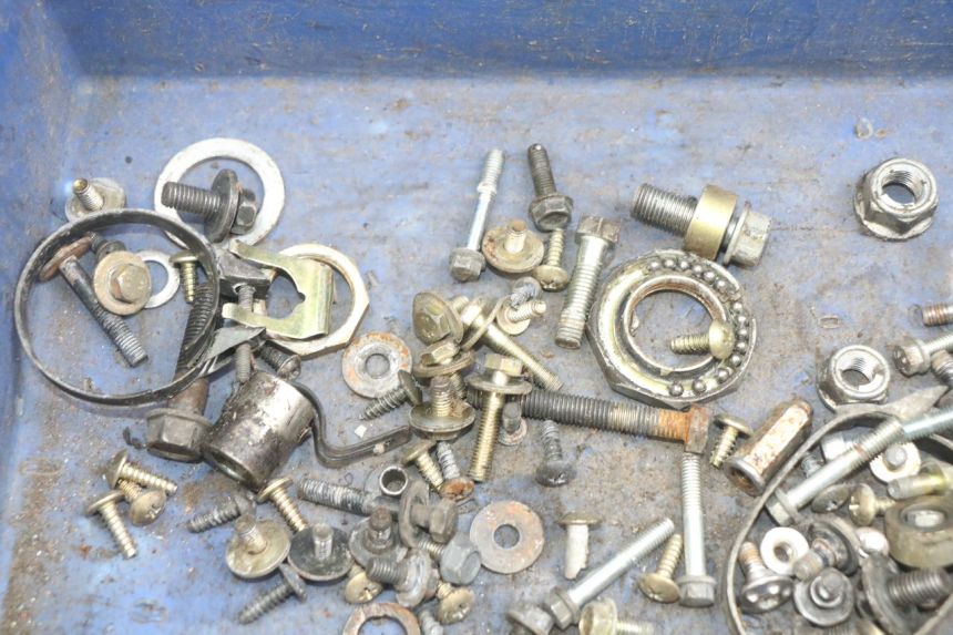 photo de BOLSA DE TORNILLERÍA TORNILLO HONDA SCV LEAD 100 (2003 - 2007) - Primer plano técnico