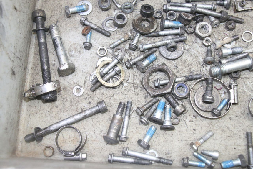 photo de TORNILLOS DERBI SENDA SM DRD 50 (2008 - 2013) - Otra perspectiva