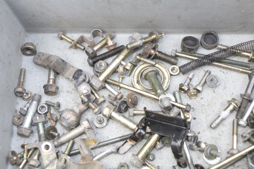 photo de TORNILLOS KYMCO SENTO 50 (2008 - 2013) - Otra perspectiva