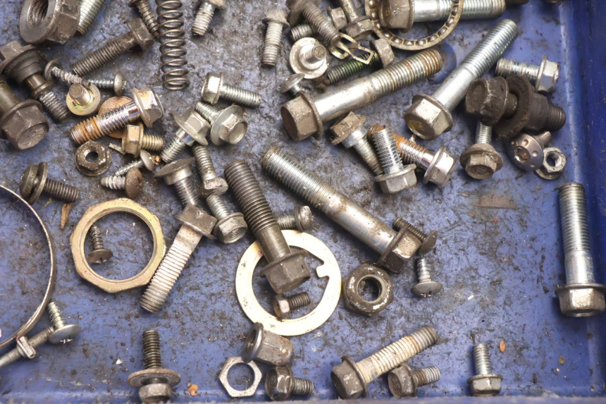 photo de TORNILLOS HONDA SH 125 (2001 - 2003) - Primer plano técnico