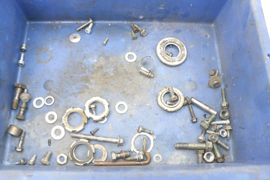 photo de BOLSA DE TORNILLERÍA TORNILLO YAMAHA SLIDER NAKED 50 (2004 - 2018) - Detalle de la pieza