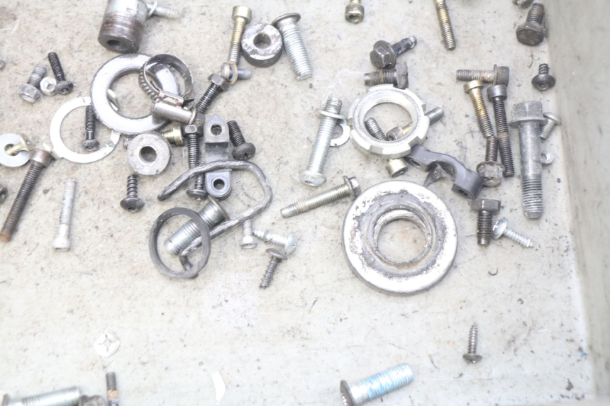 photo de BOLSA DE TORNILLERÍA TORNILLO YAMAHA SLIDER NAKED 50 (2004 - 2018) - Zoom estado de uso