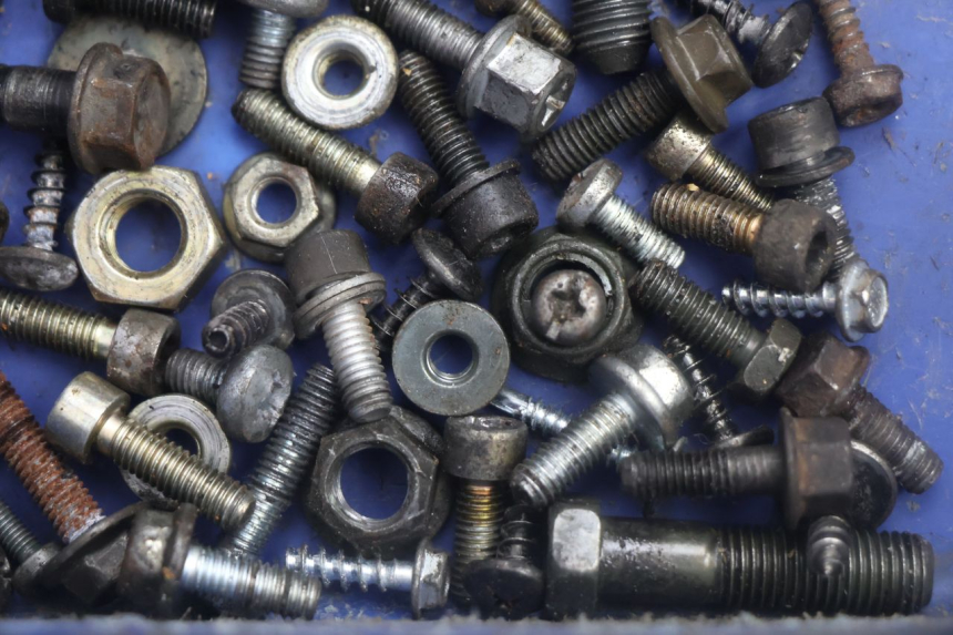 photo de TORNILLOS YAMAHA SLIDER 50 (1999 - 2004) - Primer plano técnico