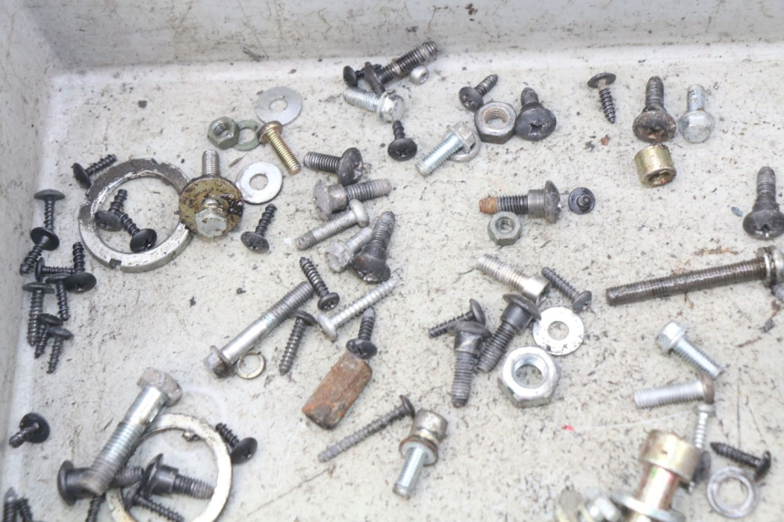 photo de BOLSA DE TORNILLERÍA TORNILLO APRILIA SR 2T 50 (2012 - 2017) - Otra perspectiva