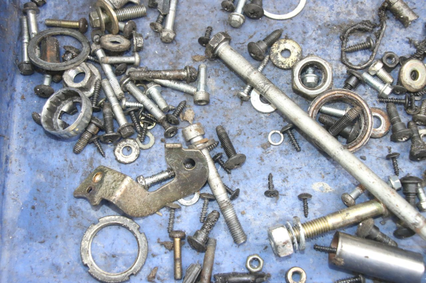 photo de BOLSA DE TORNILLERÍA TORNILLO APRILIA SR 2T 50 (2012 - 2017) - Otra perspectiva