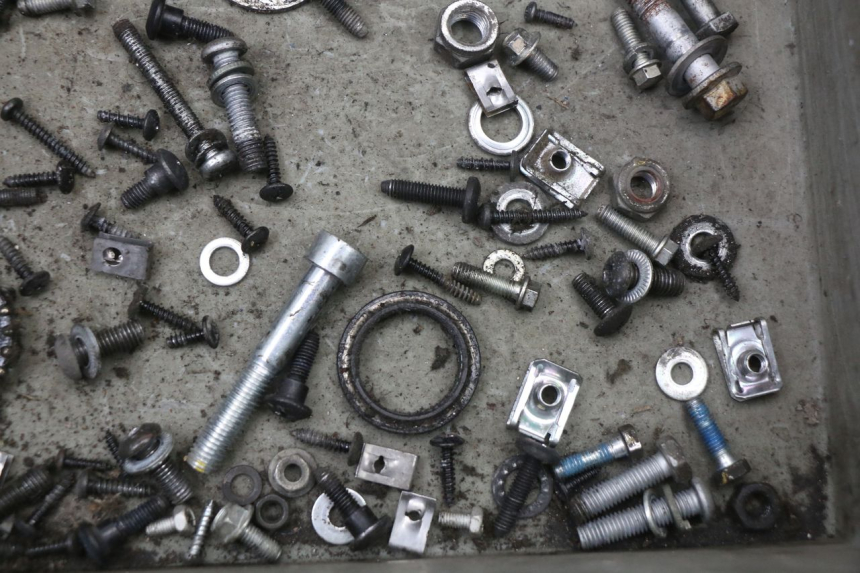 photo de BOLSA DE TORNILLERÍA TORNILLO APRILIA SR 2T 50 (2018 - 2022) - Primer plano técnico