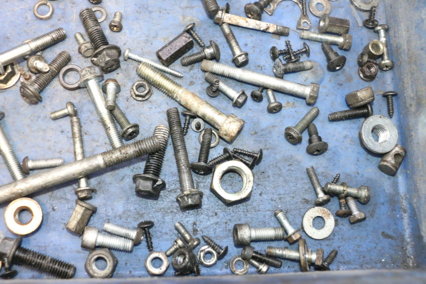 photo de BOLSA DE TORNILLERÍA TORNILLO APRILIA SR 2T 50 (2012 - 2017) - Otra perspectiva