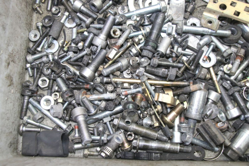 photo de TORNILLOS HONDA ST PAN EUROPEAN 1300 (2002 - 2013) - Otra perspectiva