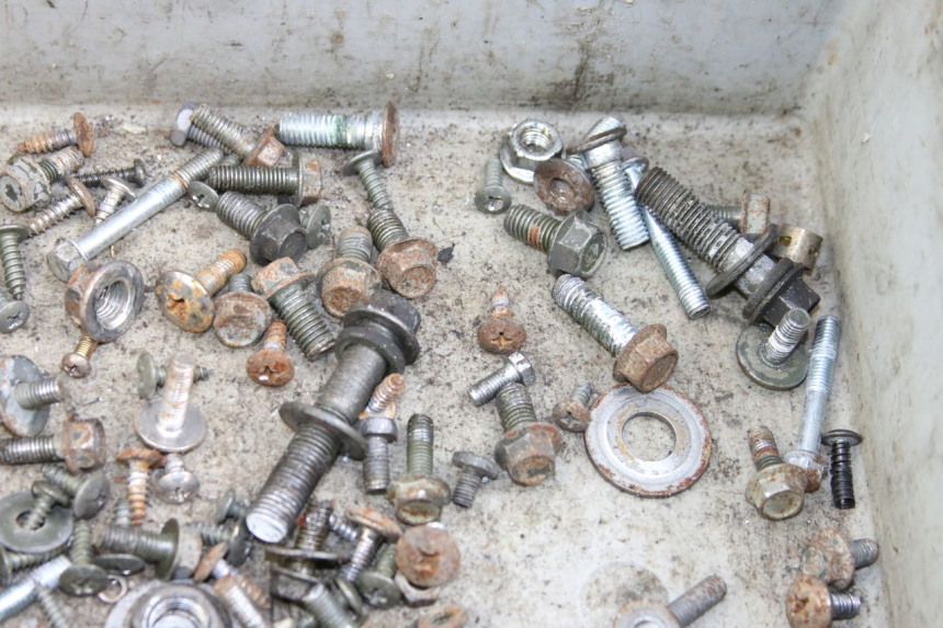 photo de TORNILLOS RAZZO STEED 125 (2012 - 2018) - Otra perspectiva