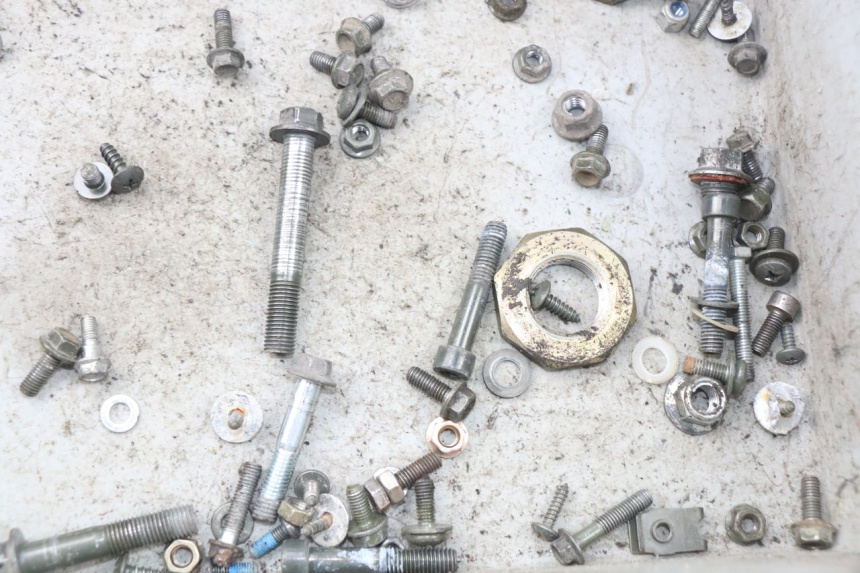 photo de TORNILLOS FYM STRADA 50 (2007 - 2014) - Zoom estado de uso