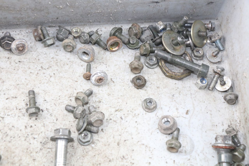 photo de TORNILLOS FYM STRADA 50 (2007 - 2014) - Otra perspectiva