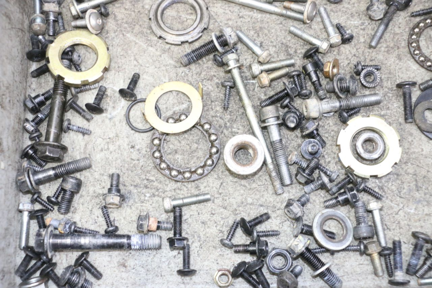 photo de TORNILLOS PEUGEOT STREETZONE I NAKED 2T 50 (2018 - 2020) - Otra perspectiva