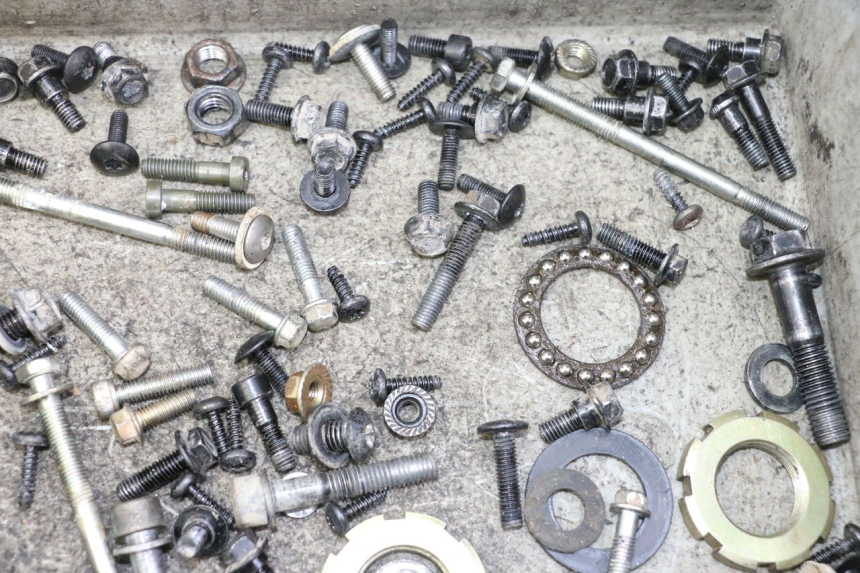 photo de TORNILLOS PEUGEOT STREETZONE I NAKED 2T 50 (2018 - 2020) - Primer plano técnico