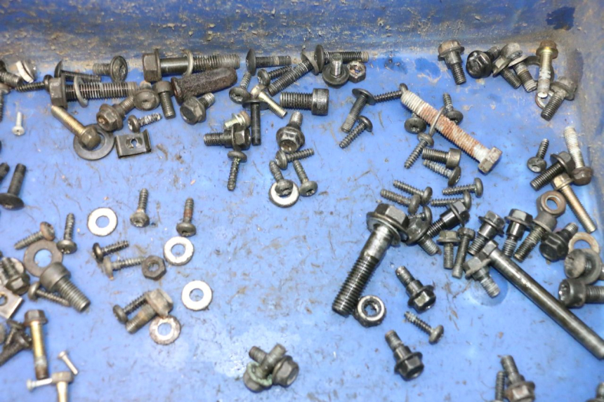 photo de TORNILLOS PEUGEOT STREETZONE NAKED 2T 50 (2014 - 2018) - Zoom estado de uso